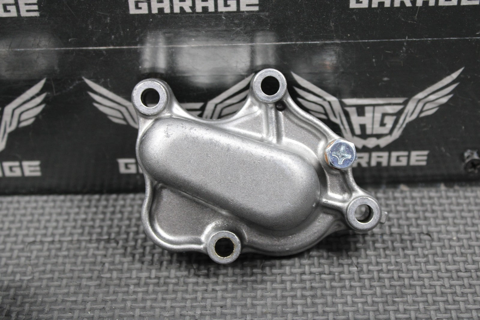 2001 94 - 01 HONDA CR500R OEM WATER PUMP SHAFT IMPELLER W HOUSING 19221 - MAC - 670 - hggarage