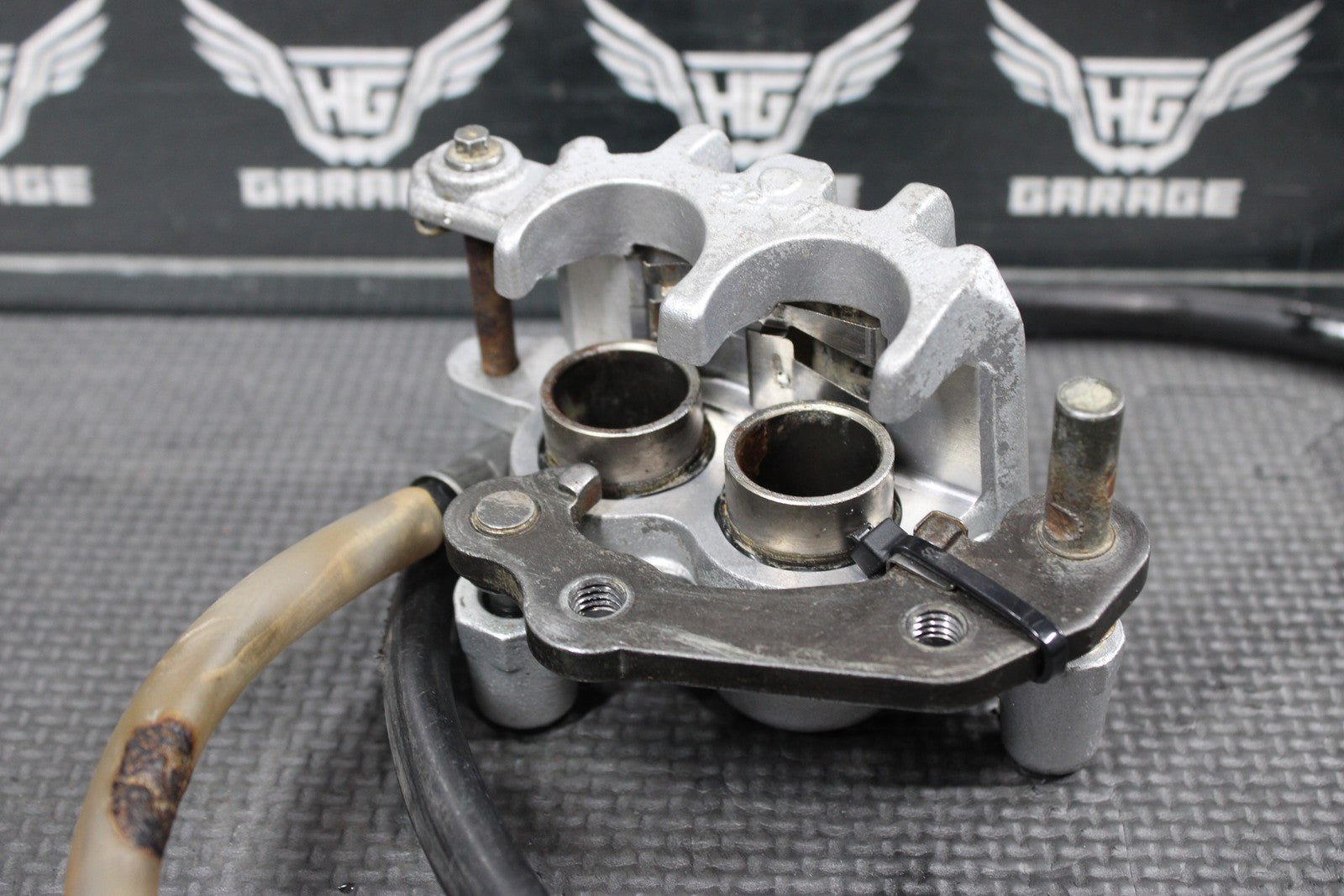 2001 KAWASAKI KX100 BIGWHEEL OEM TOKICO FRONT BRAKE CALIPER 43041 - 1681 - GN - hggarage