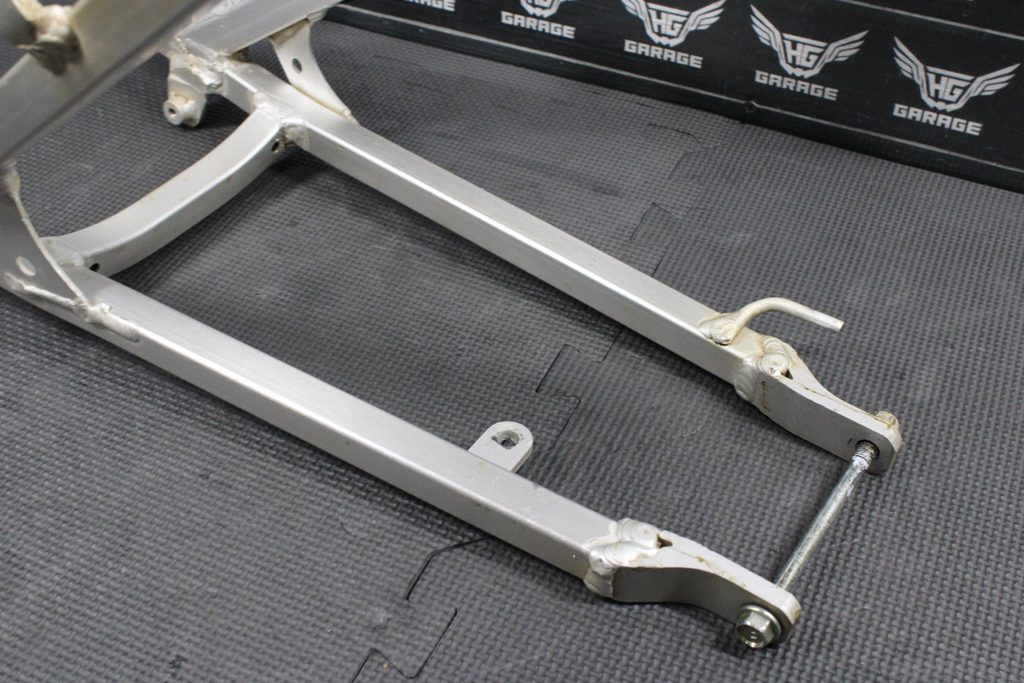 2000 SUZUKI 00 - 04 DRZ400 OEM REAR BACK SUB FRAME SUBFRAME 41200 - 29F00 - hggarage