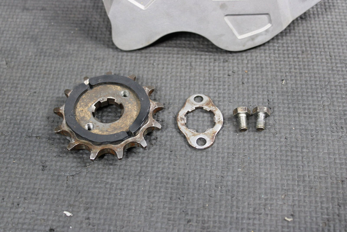 2009 HONDA CRF230L CRF230M OEM MOTOR ENGINE FRONT SPROCKET COVER - hggarage