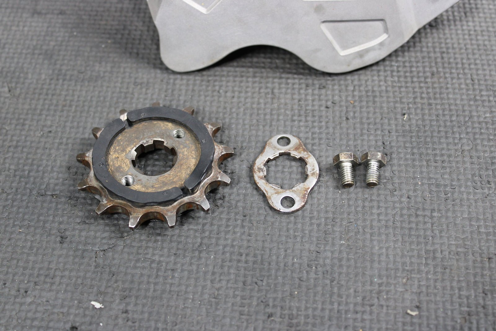 2009 HONDA CRF230L CRF230M OEM MOTOR ENGINE FRONT SPROCKET COVER - hggarage