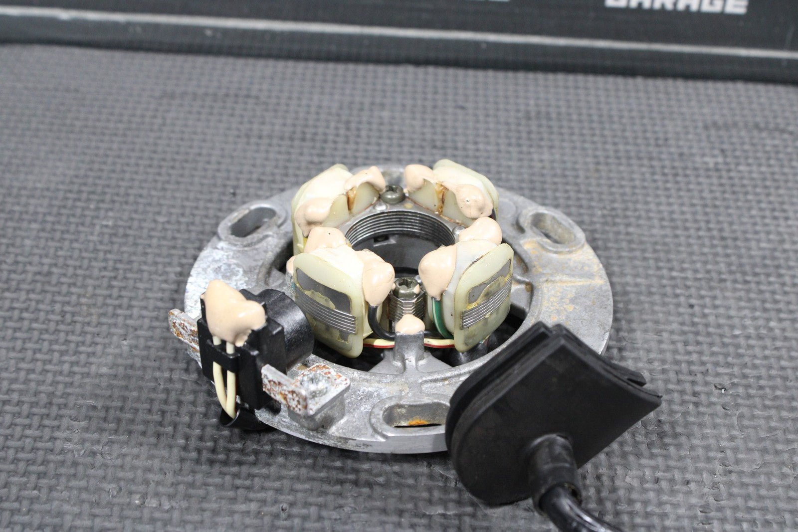 2002 99 - 05 YAMAHA YZ250 2T STATOR MAGNETO GENERATOR ALTERNATOR 5CU - 85560 - 10 - 00 - hggarage