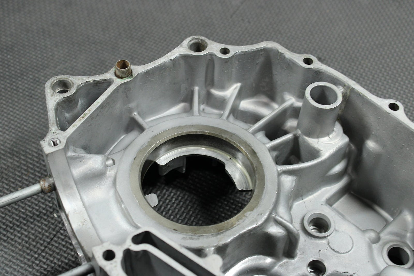 2002 Honda XR200R 93 - 02 OEM Left Engine Motor Crankcase Crank - hggarage