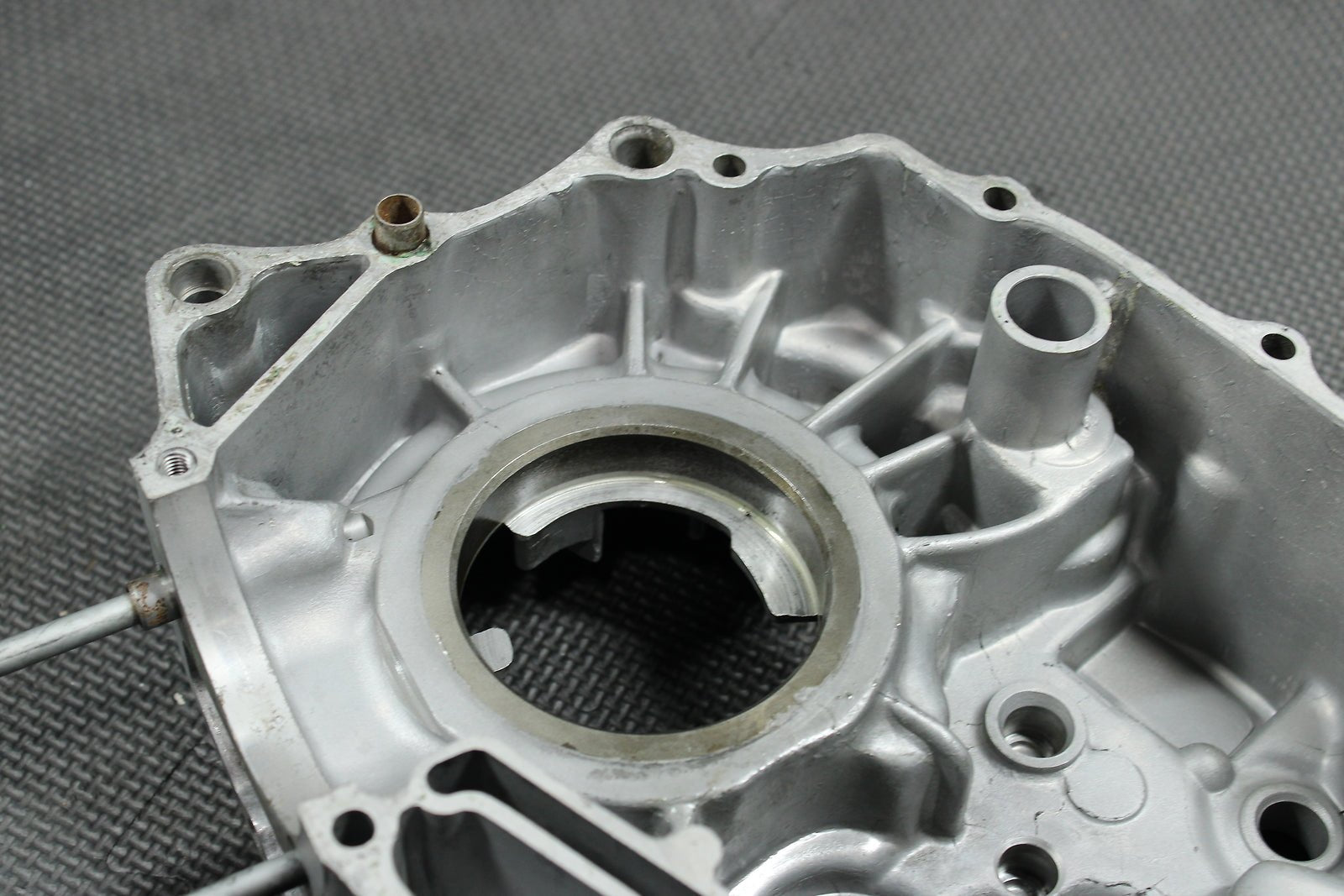 2002 Honda XR200R 93 - 02 OEM Left Engine Motor Crankcase Crank - hggarage