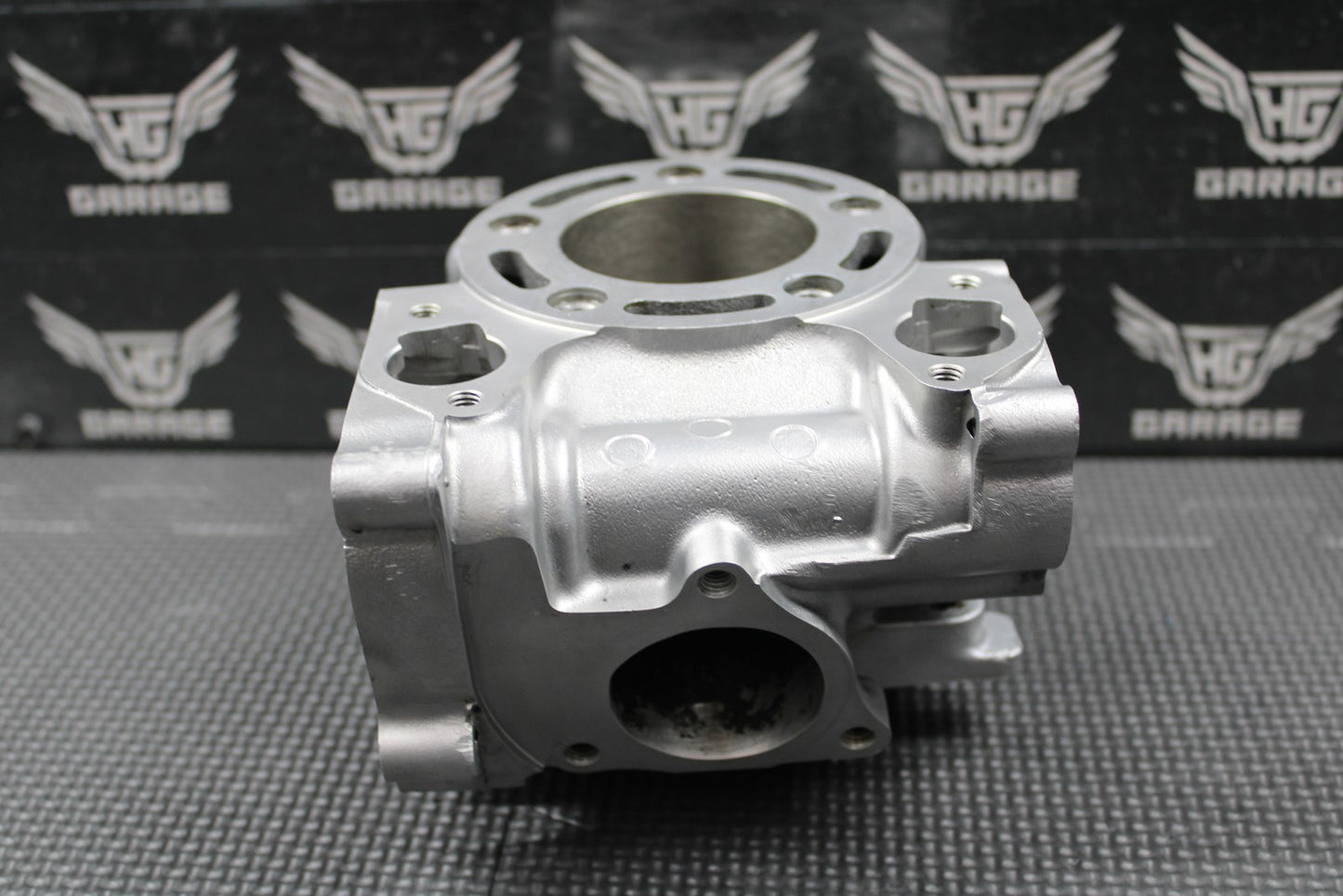 47561587