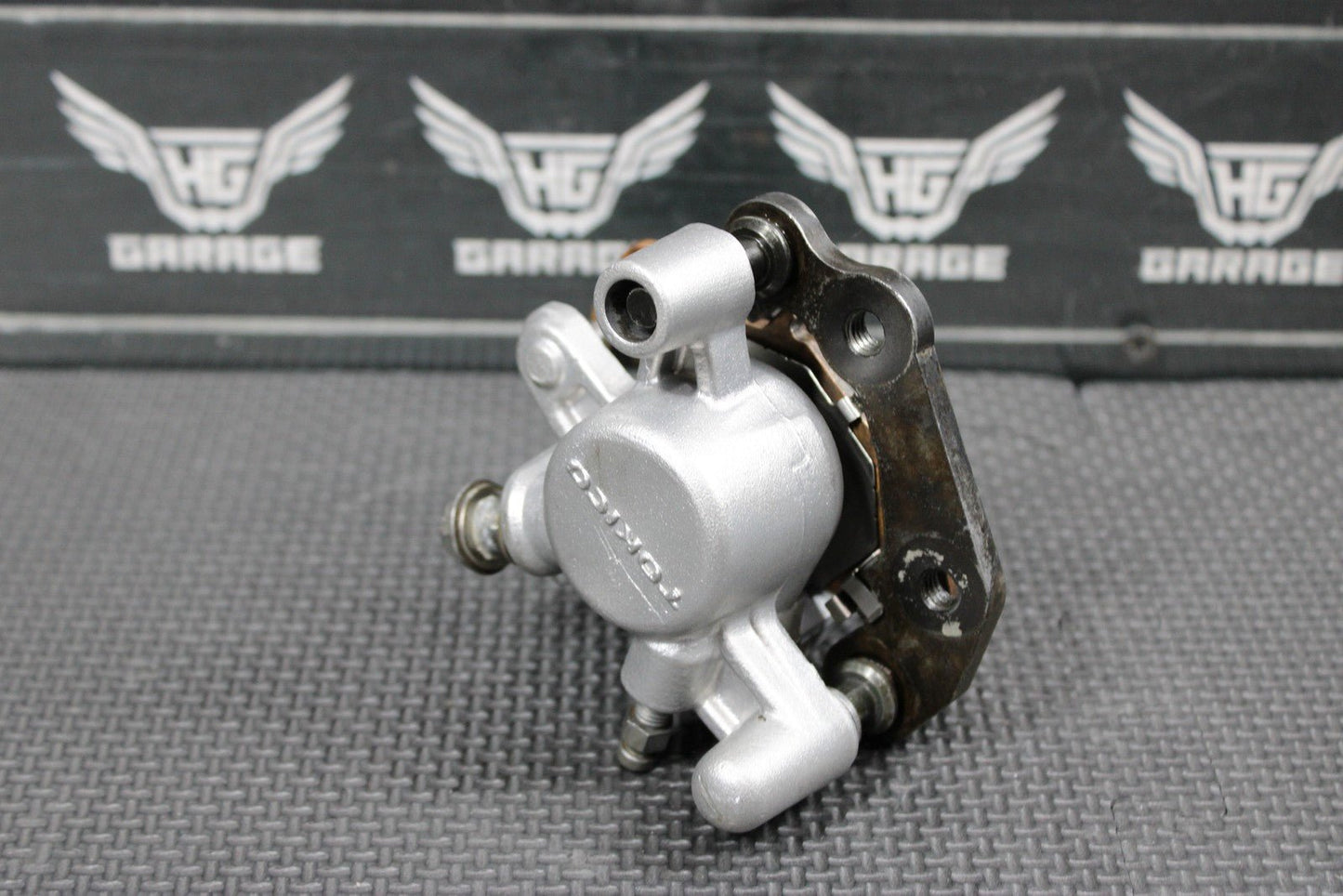 2001 SUZUKI RM80 OEM TOKICO FRONT BRAKE CALIPER 59300 - 03B11 - 999 - hggarage