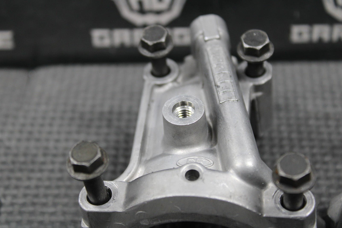 2003 YAMAHA 03 - 05 YZ450F WR450F OEM CYLINDER HEAD CAM CAPS CAMSHAFT TOWERS BOLTS - hggarage