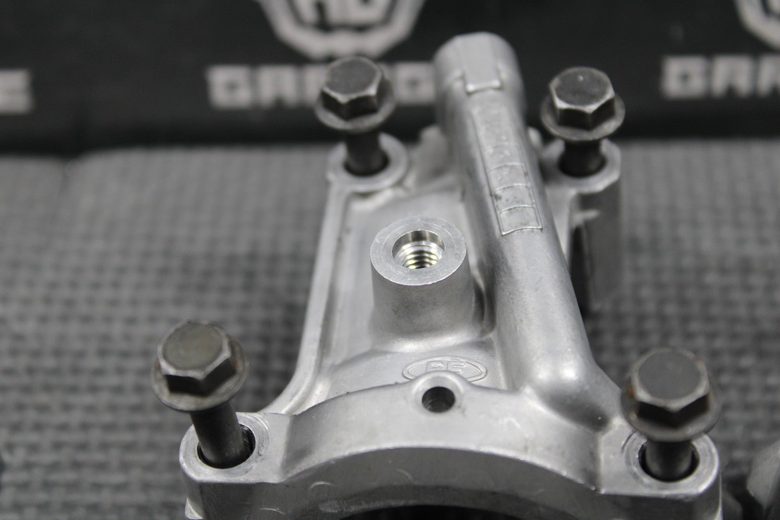 2003 YAMAHA 03 - 05 YZ450F WR450F OEM CYLINDER HEAD CAM CAPS CAMSHAFT TOWERS BOLTS - hggarage