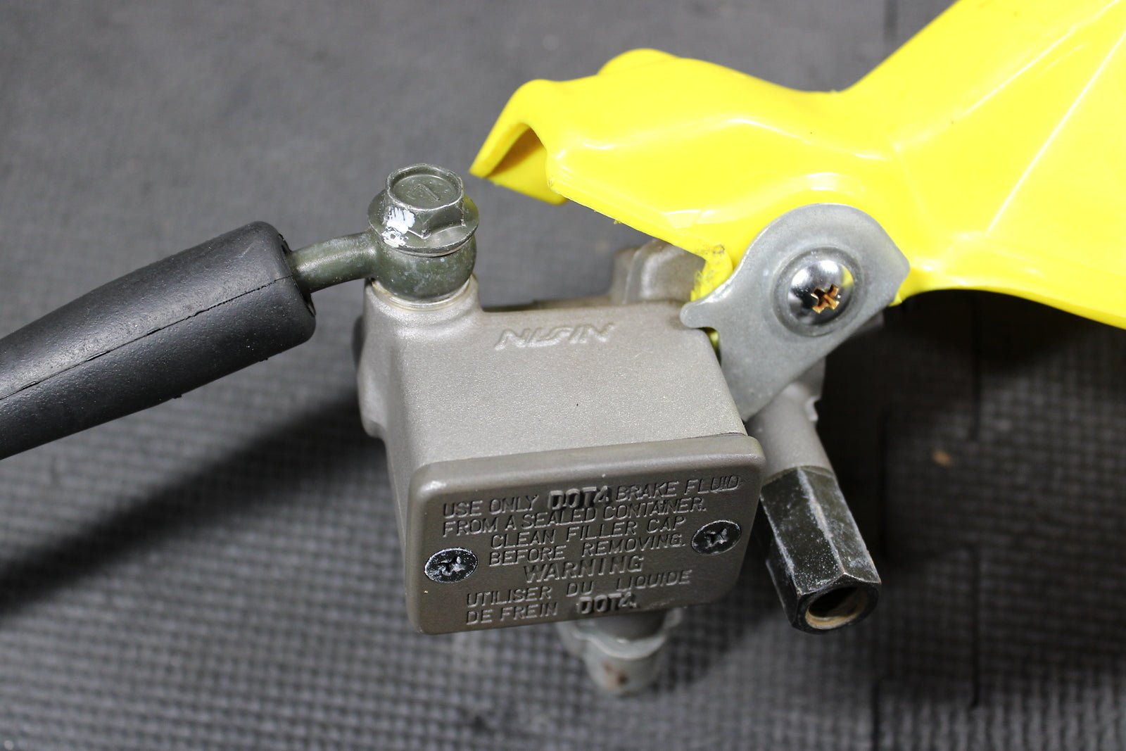 2004 SUZUKI DRZ250 OEM NISSIN FRONT BRAKE CALIPER MASTER CYLINDER ASSEMBLY - hggarage