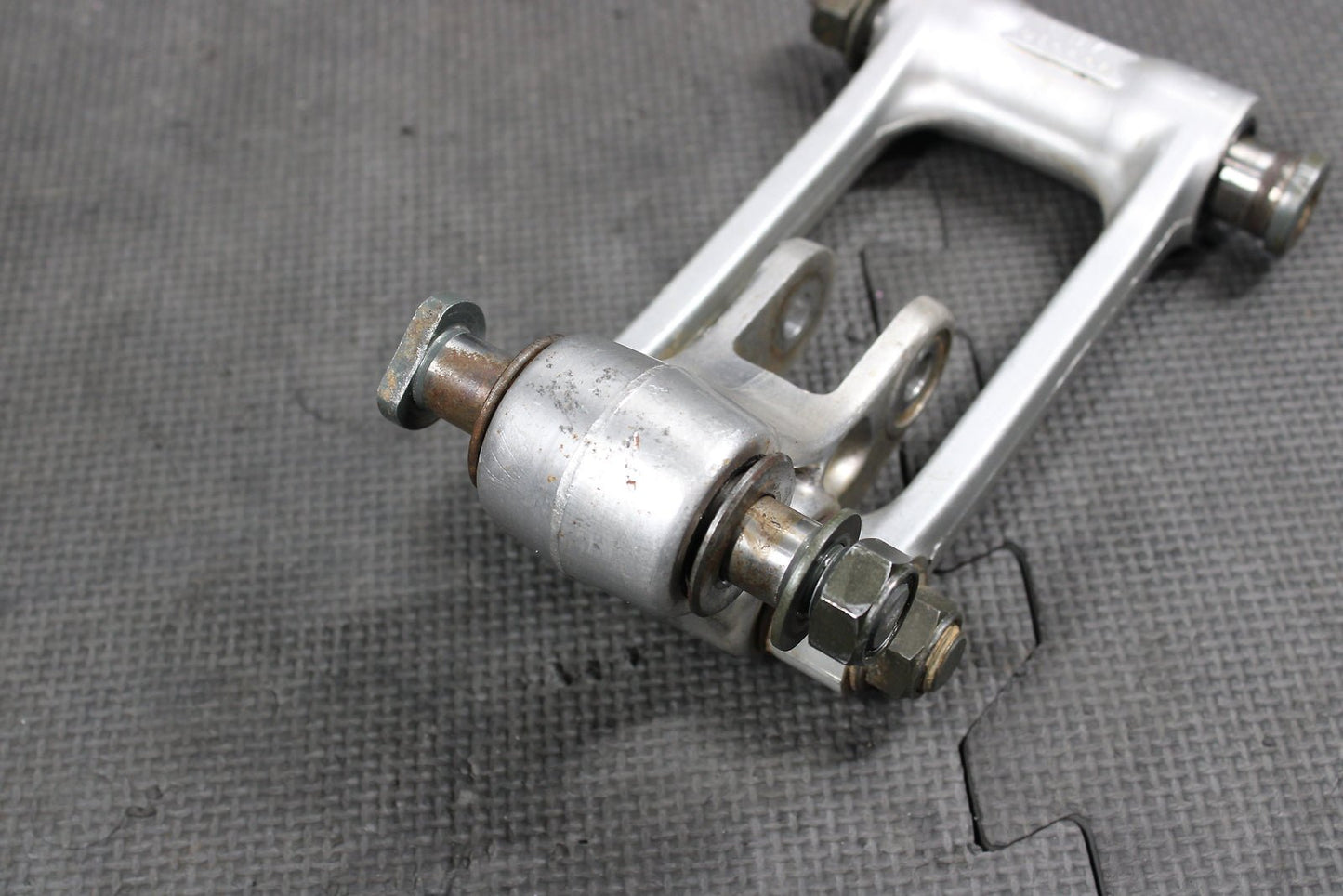 2002 YAMAHA YZ426F OEM REAR SHOCK LINKAGE LINKS 5NY - 2217A - 00 - 00 5NY - 2217F - 00 - 0 - hggarage