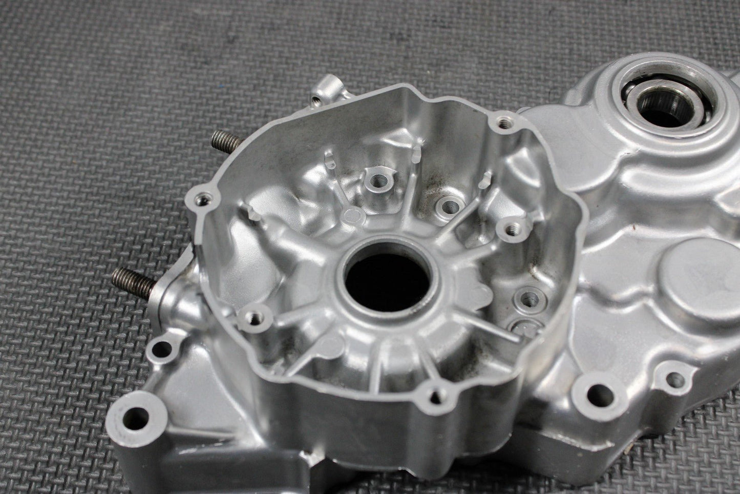 2001 SUZUKI RM80 OEM LEFT ENGINE MOTOR CRANKCASE CRANK CASES BLOCK 11300 - 03812 - hggarage
