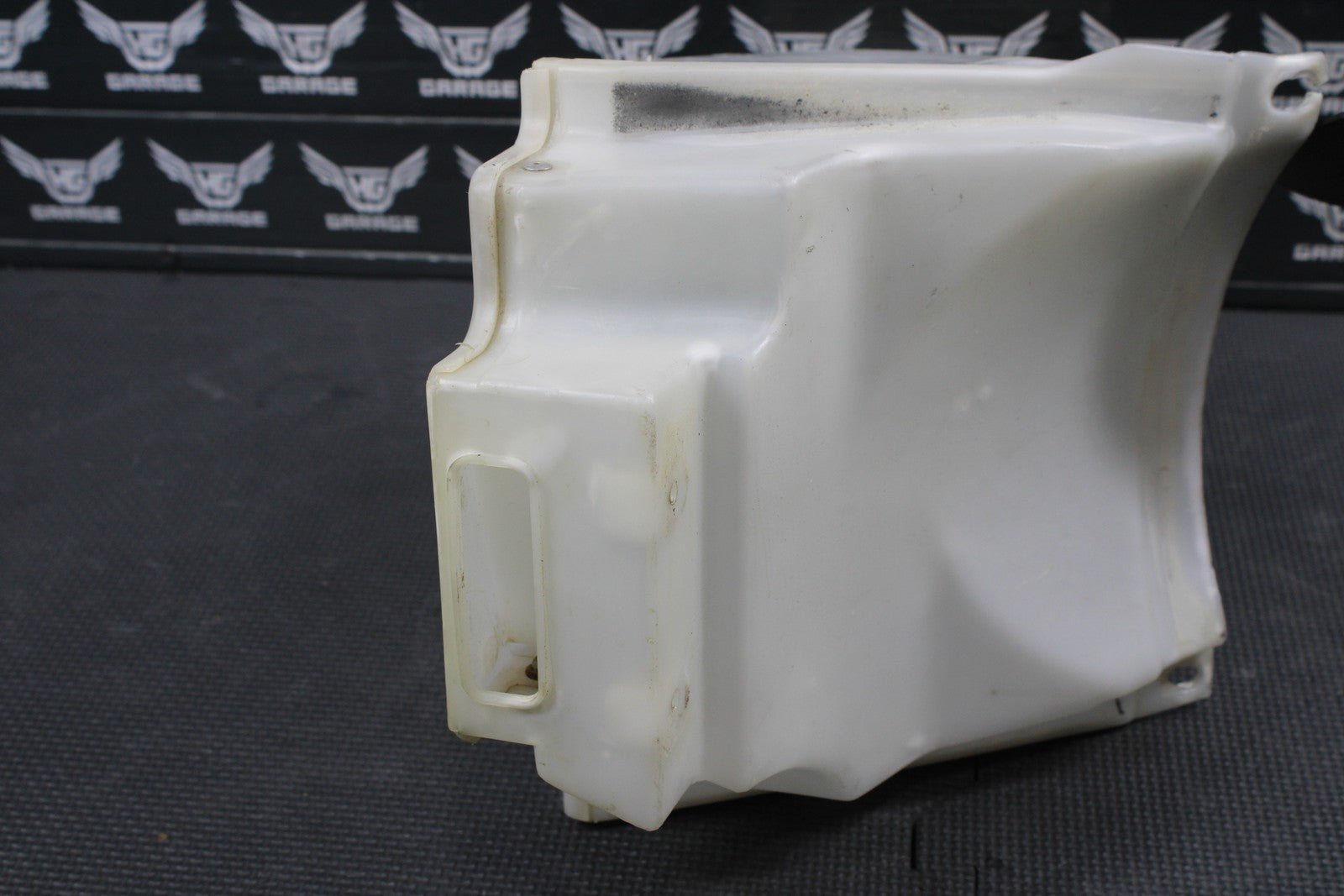1999 HONDA CR125R OEM AIR CLEANER FILTER BOX WHITE 17210 - KZ4 - J01 - hggarage