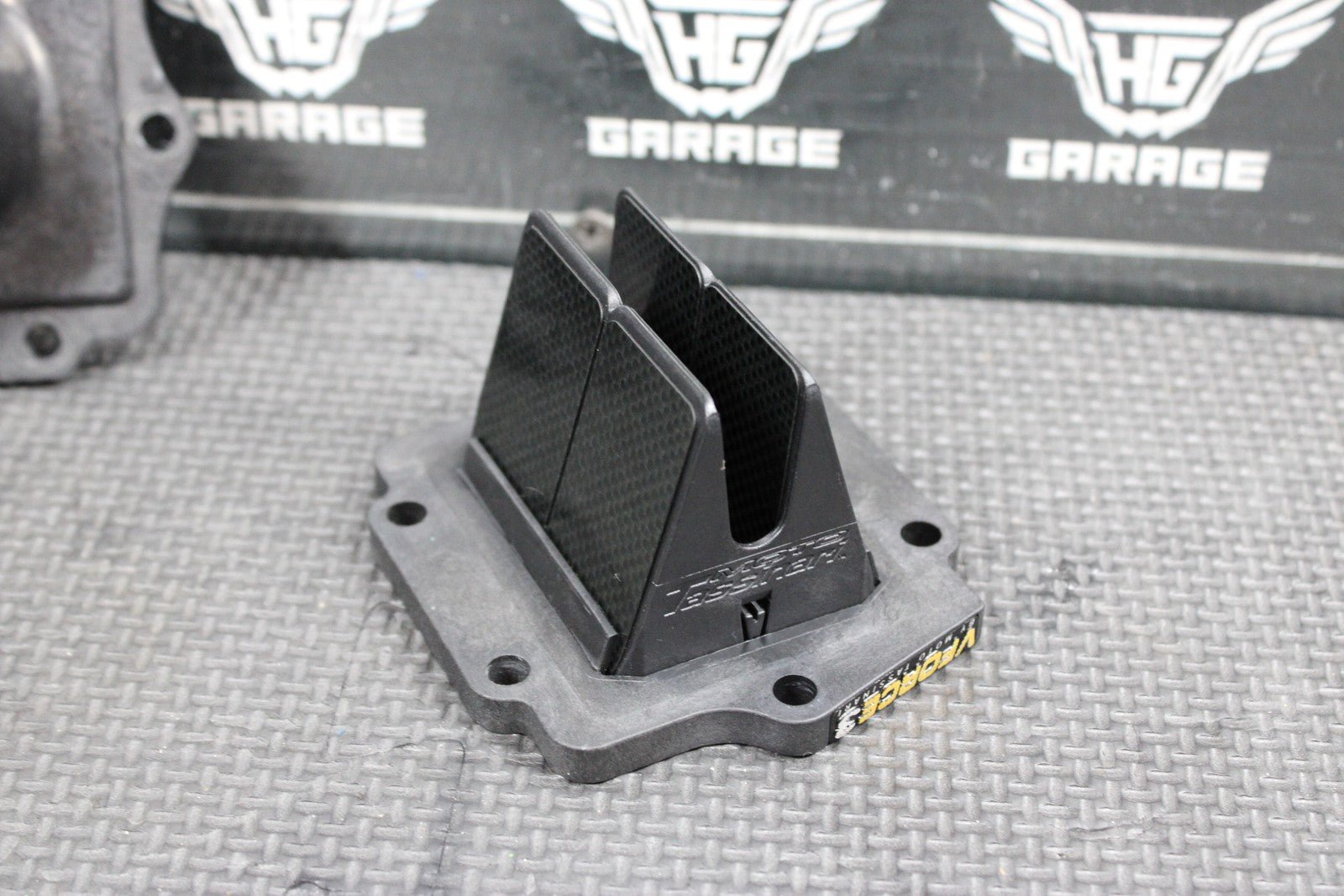 1996 KAWASAKI KX125 V FORCE INTAKE REED BLOCK CARBURATOR HOLDER ASSEMBLY - hggarage