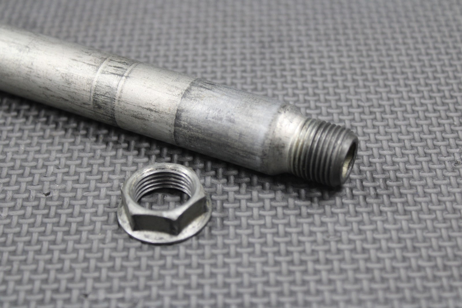 2020 YAMAHA YZ250F OEM FRONT WHEEL RIM AXLE PIVOT BOLT SHAFT 1SL - 25181 - 00 - 00 - hggarage