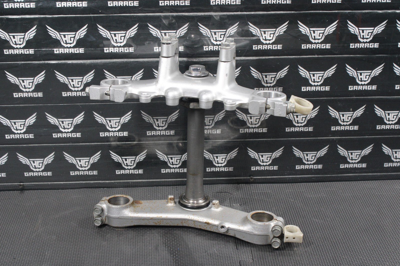 1987 YAMAHA TW200 OEM FRONT FORKS LOWER UPPER TRIPLE TREE STEM CLAMP ASSEMBLY - hggarage