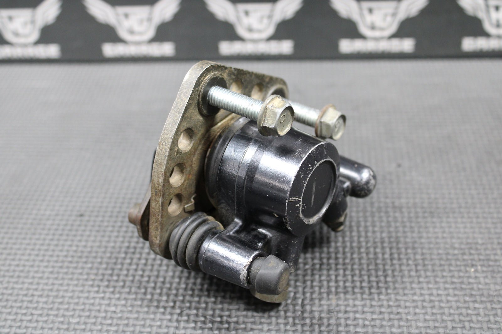 1984 1985 KAWASAKI KX80 OEM FRONT DISC BRAKE CALIPER & BRACKET 43041 - 1559 - hggarage
