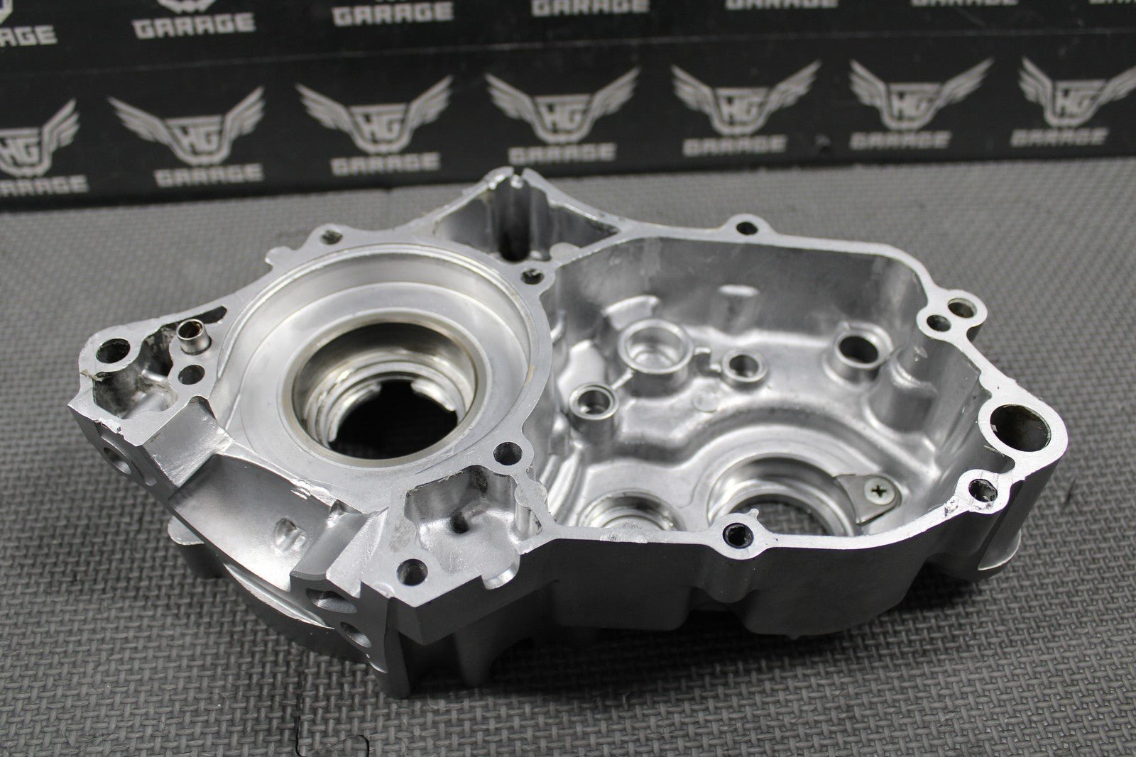 2015 KAWASAKI 14 - 21 KX85 KX100 OEM LEFT ENGINE CRANKCASE CRANK CASE 14001 - 0737 - hggarage