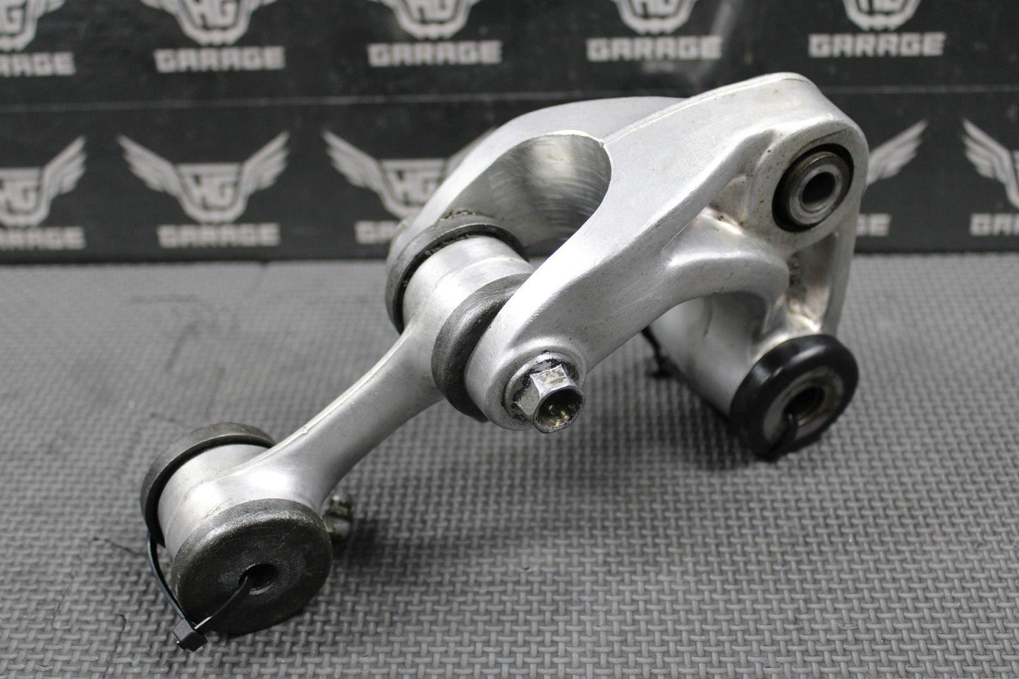1991 HONDA 86 - 95 XR250R OEM REAR SHOCK LINKAGE ARM BOLTS 52460 - KN5 - 000 NICE! - hggarage