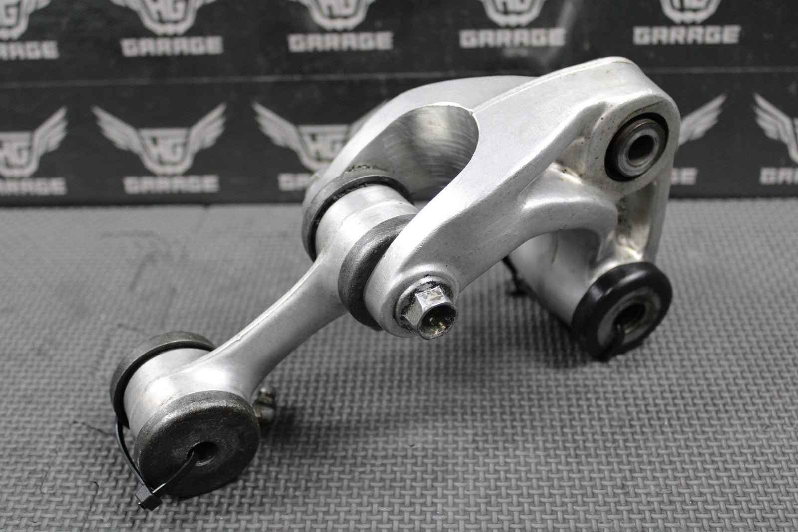 1991 HONDA 86 - 95 XR250R OEM REAR SHOCK LINKAGE ARM BOLTS 52460 - KN5 - 000 NICE! - hggarage