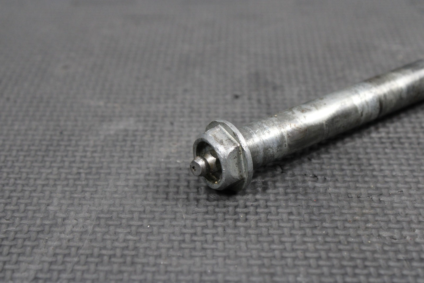 1986 KAWASAKI KDX200 OEM REAR SWINGARM BOLT SUSPENSION PIVOT AXLE 33032 - 1118 - hggarage