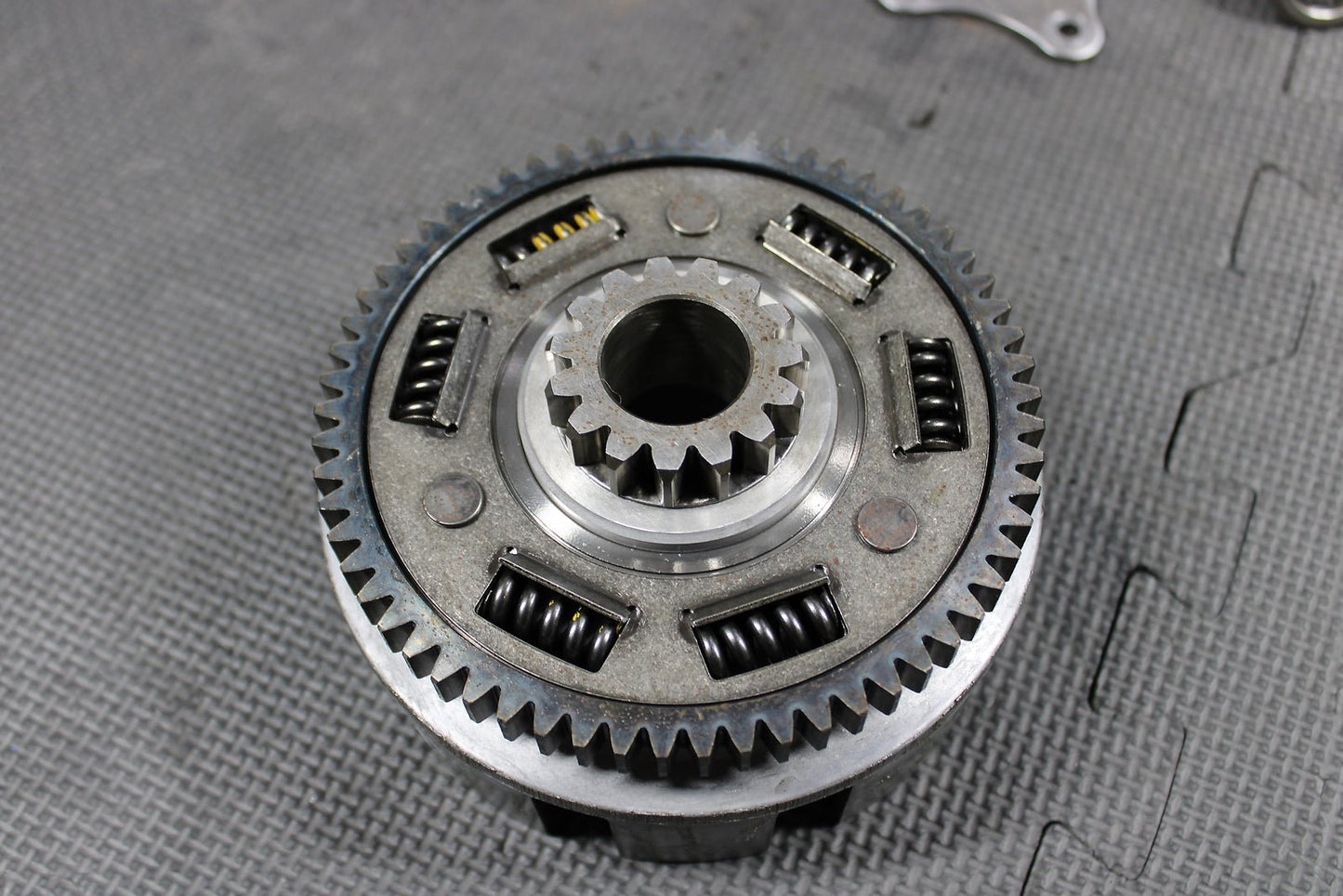 1986 HONDA XR250R OEM COMPLETE CLUTCH W PLATES BASKET HUB 22100 - KT1 - 010 - hggarage