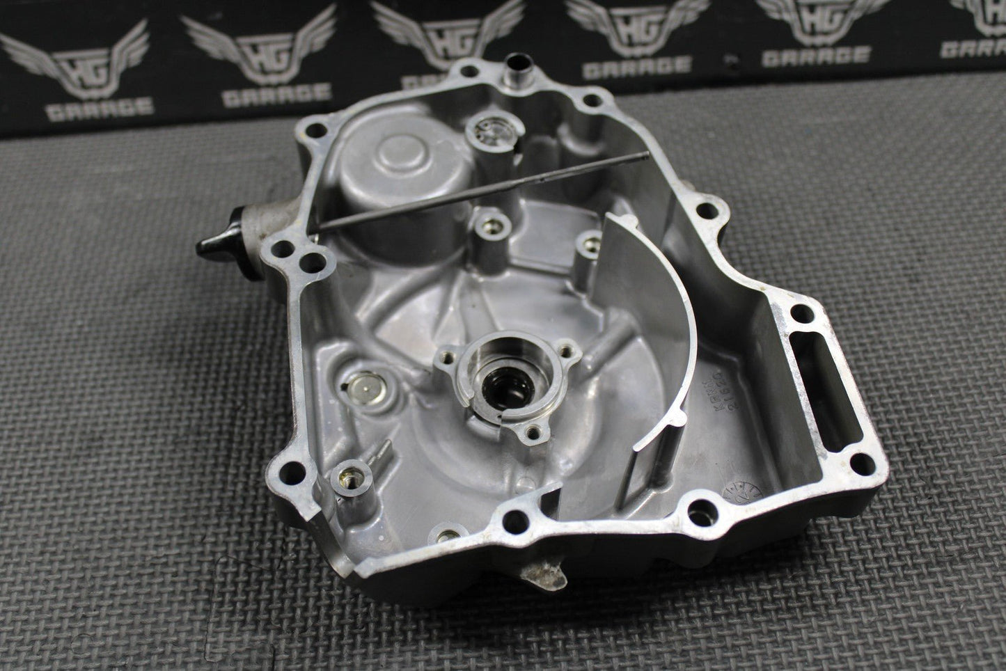 2013 10 - 17 HONDA CRF250R OEM LEFT STATOR GENERATOR MAGNETO COVER 11340 - KRN - B10 - hggarage