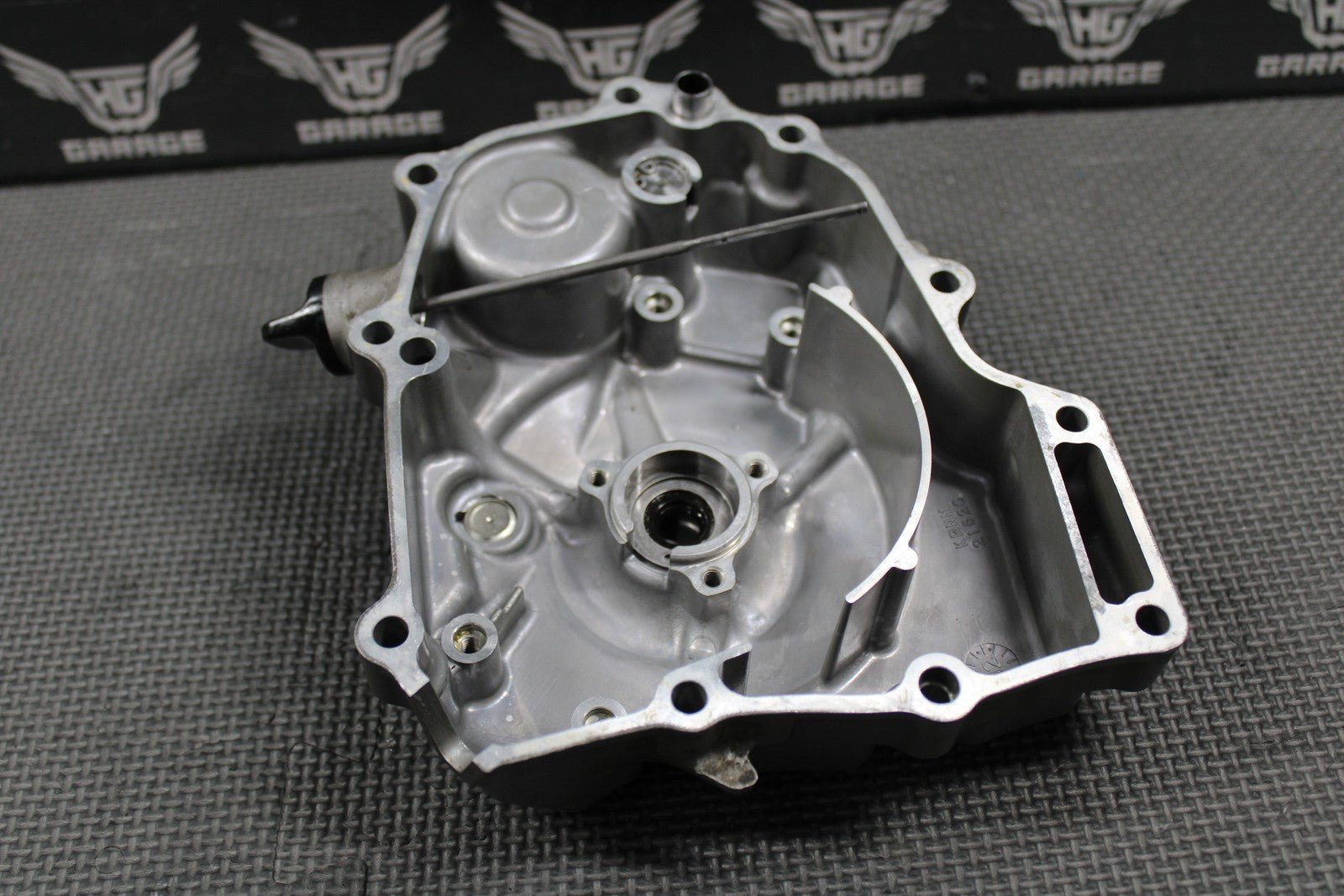 2013 10 - 17 HONDA CRF250R OEM LEFT STATOR GENERATOR MAGNETO COVER 11340 - KRN - B10 - hggarage