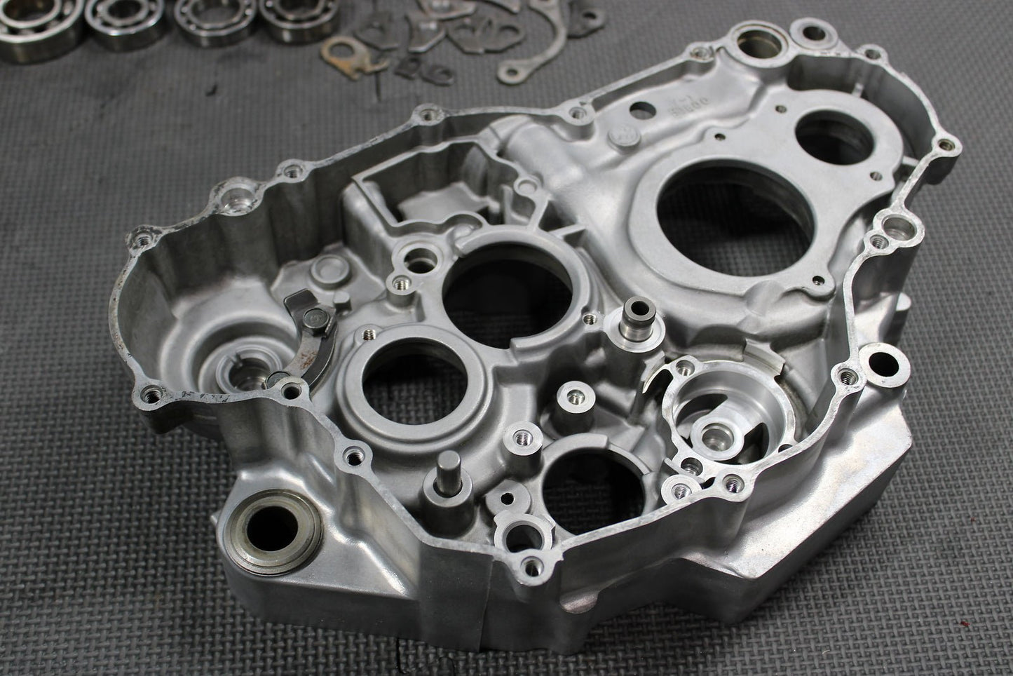 1998 YAMAHA YZ400F OEM LEFT RIGHT ENGINE MOTOR CRANKCASE CRANK CASE BLOCK - hggarage