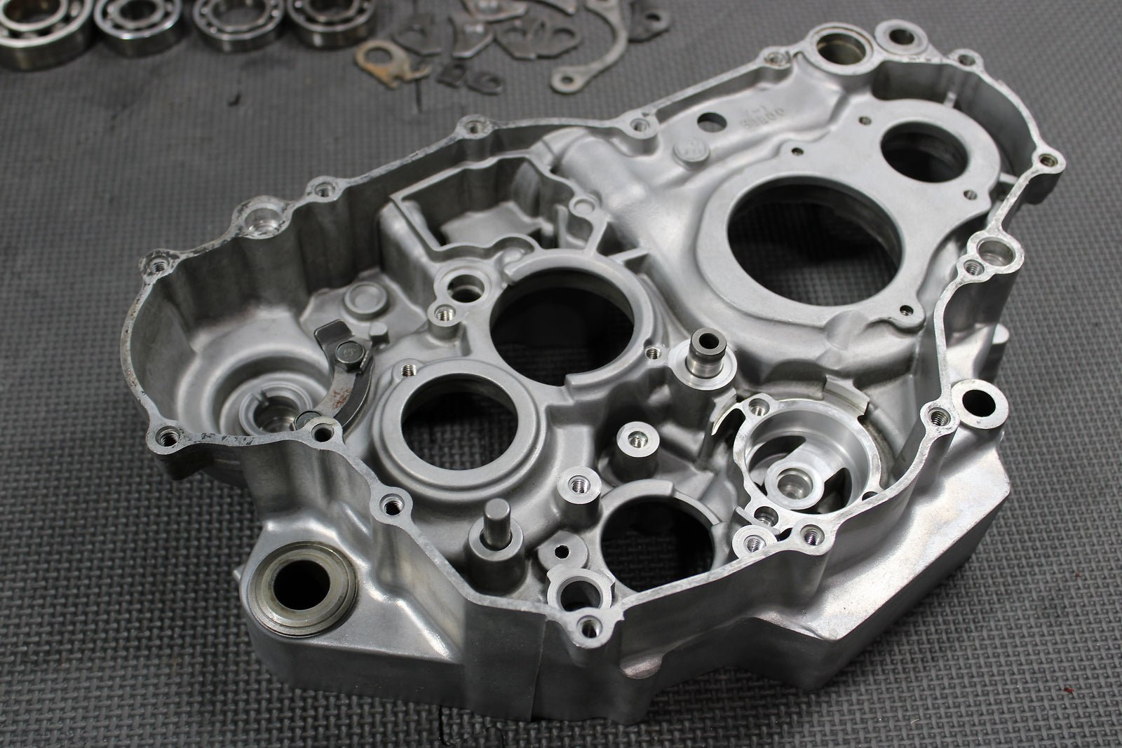 1998 YAMAHA YZ400F OEM LEFT RIGHT ENGINE MOTOR CRANKCASE CRANK CASE BLOCK - hggarage