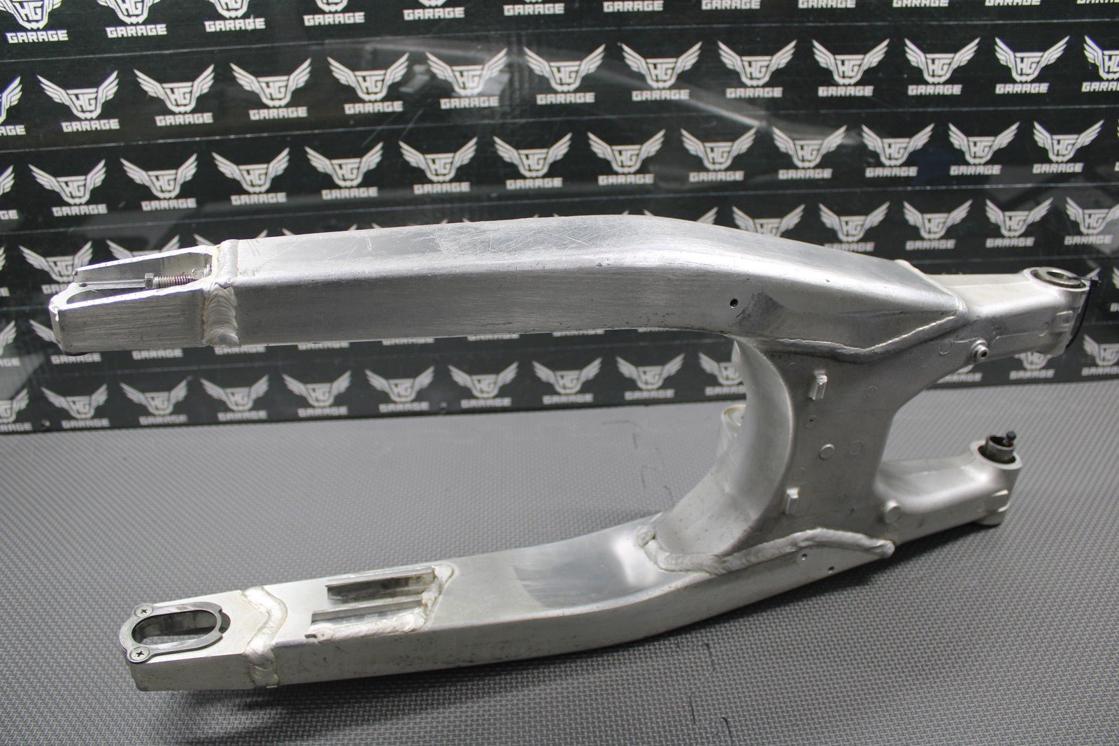 2008 HONDA 08 - 09 CRF250R 08 - 17 CRF250X OEM SWINGARM SWING ARM 52200 - KRN - A10 GOOD - hggarage