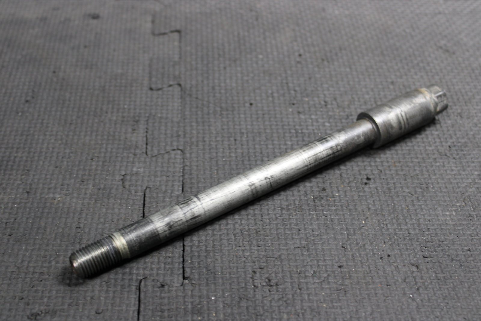 2004 KAWASAKI OEM FRONT WHEEL RIM AXLE PIVOT BOLT SWINGARM BOLT 41068 - 0013 - hggarage