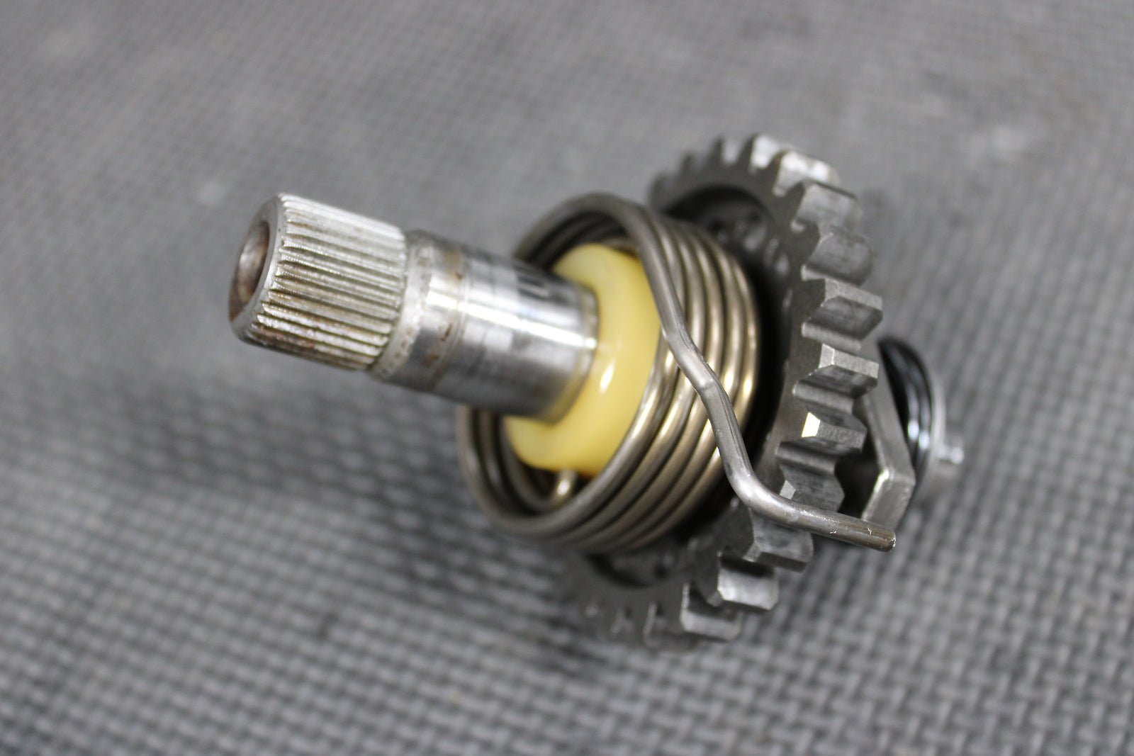 1999 YAMAHA YZ250 OEM KICKSTART KICK START SHAFT W IDLER GEAR 5CU - 15601 - 00 - 00 - hggarage