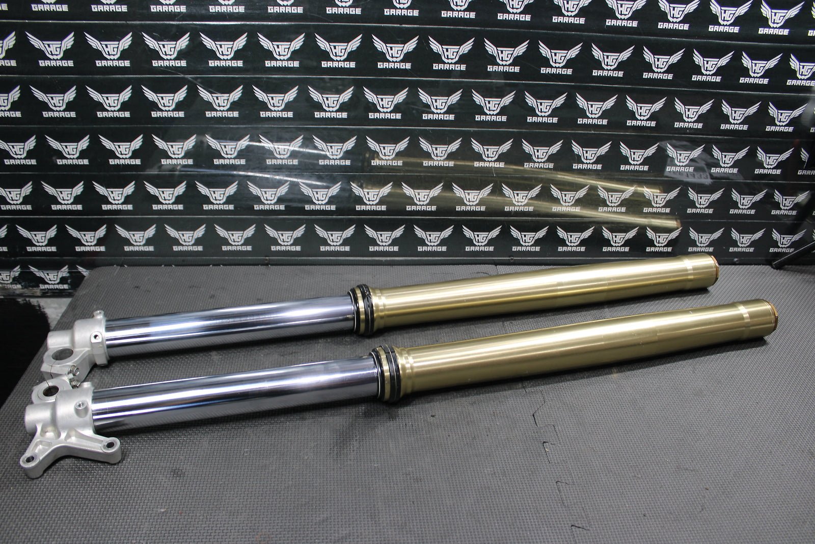 2008 Yamaha YZ450F OEM KYB Right Left Front Suspension Forks Shocks 2S2 - 23102 - A0 - hggarage