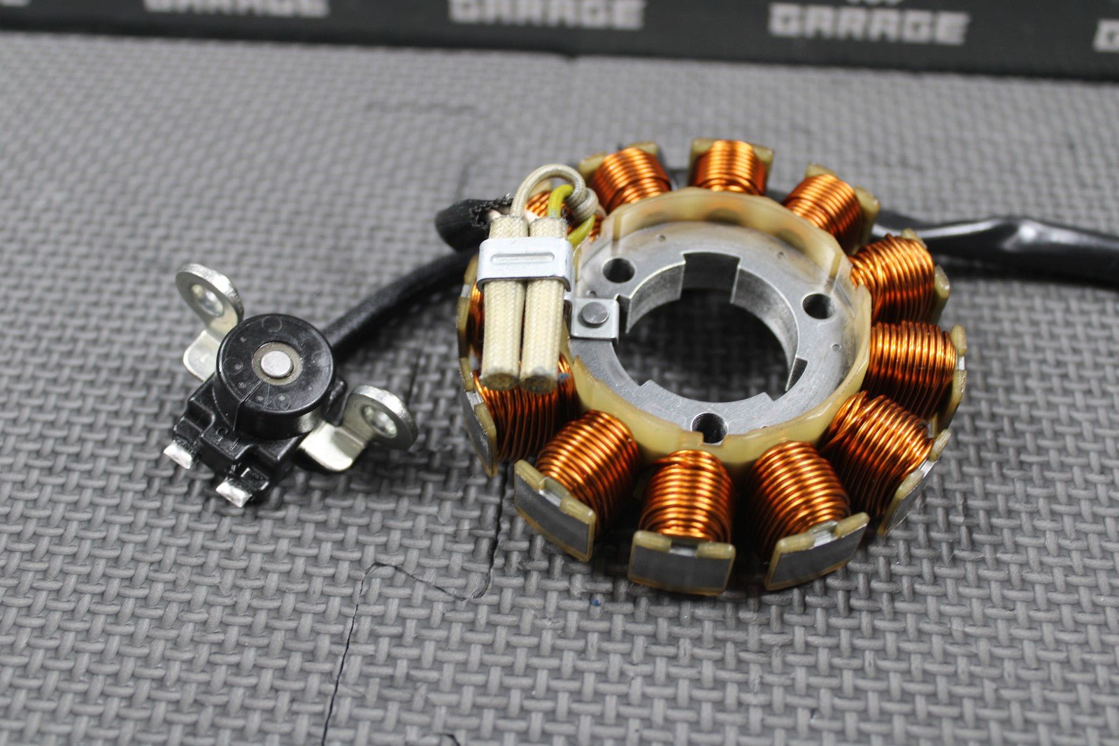 2020 YAMAHA 19 - 21 YZ250F YZ450F OEM STATOR MAGNETO GENERATOR BR9 - 81410 - 03 - 00 - hggarage