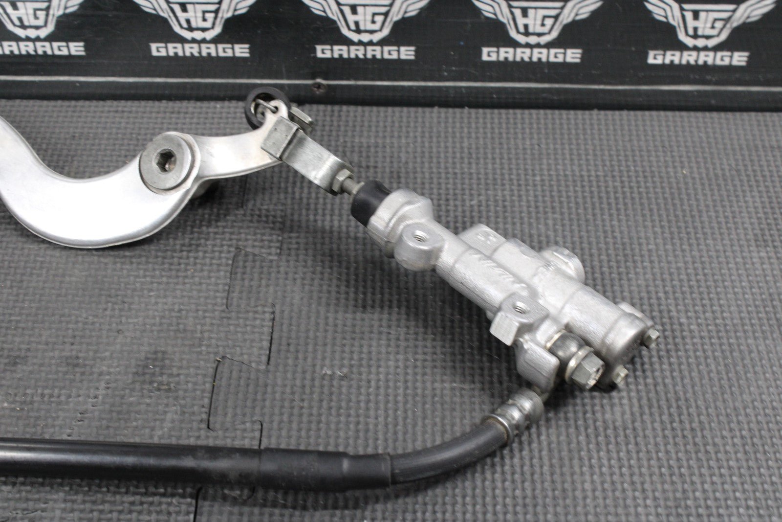 2023 HONDA CRF250R OEM REAR BACK BRAKE CALIPER MASTER CYLINDER LEVER COMPLETE - hggarage