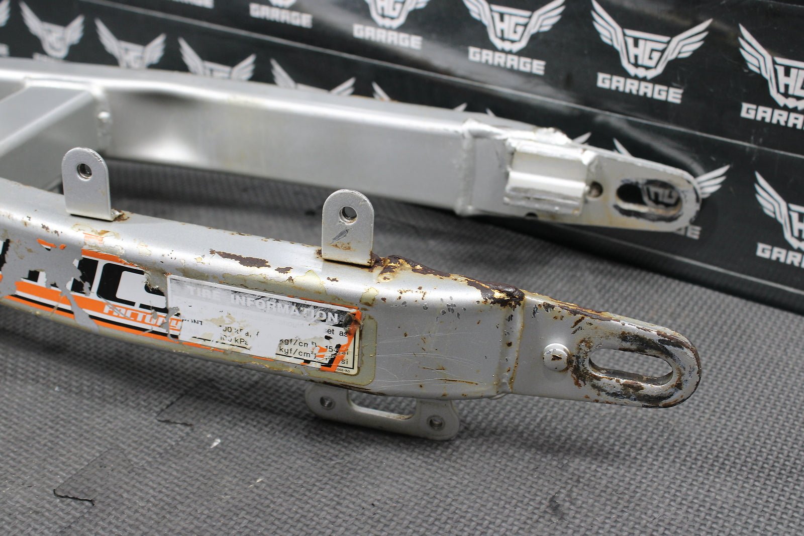 2002 Yamaha TTR125 TTR125E OEM Small Wheel 14" Swingarm Swing Arm Suspension - hggarage
