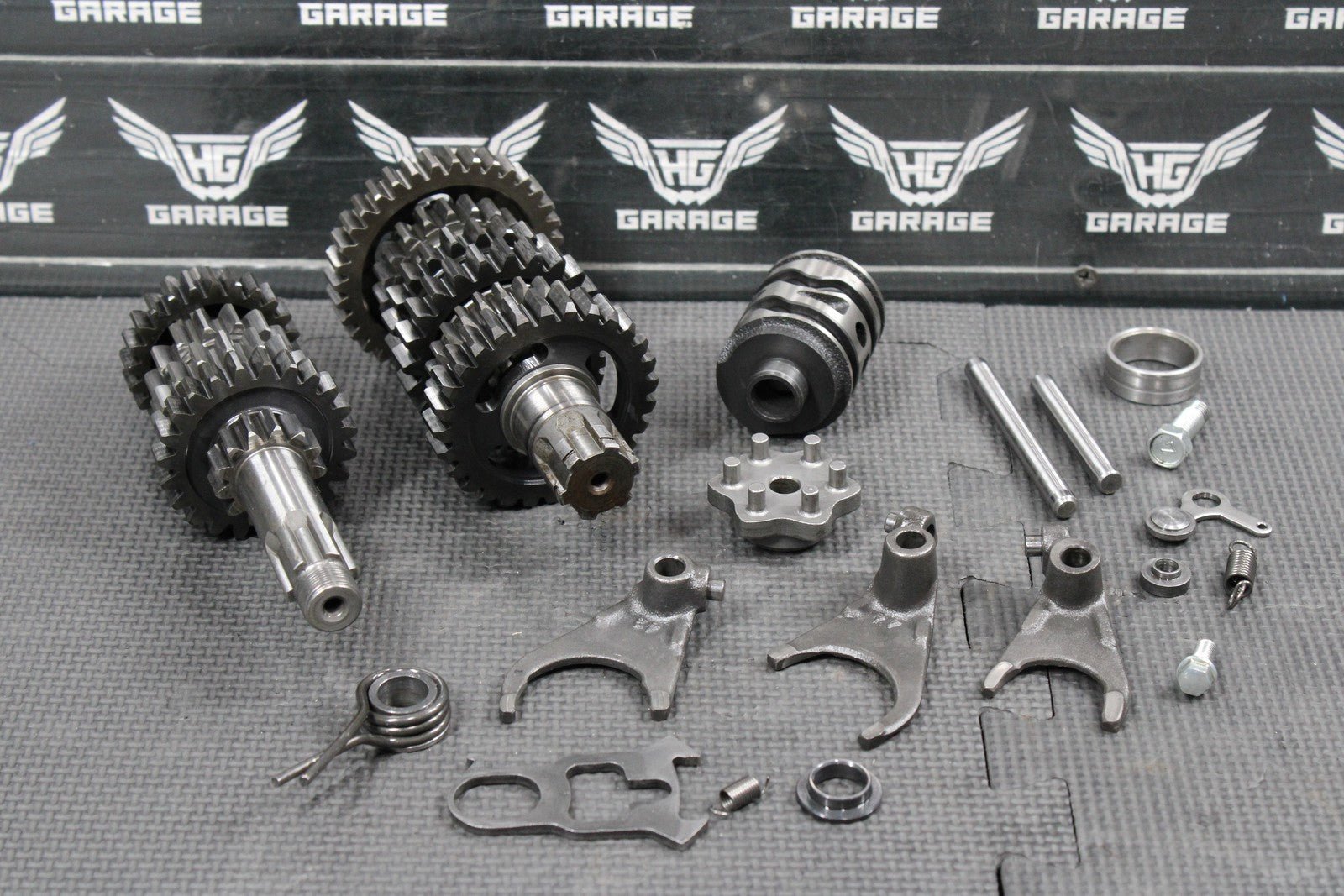 1986 KAWASAKI KDX200 OEM TRANSMISSION TRANNY GEARBOX SHIFT FORKS DRUM GEARS - hggarage