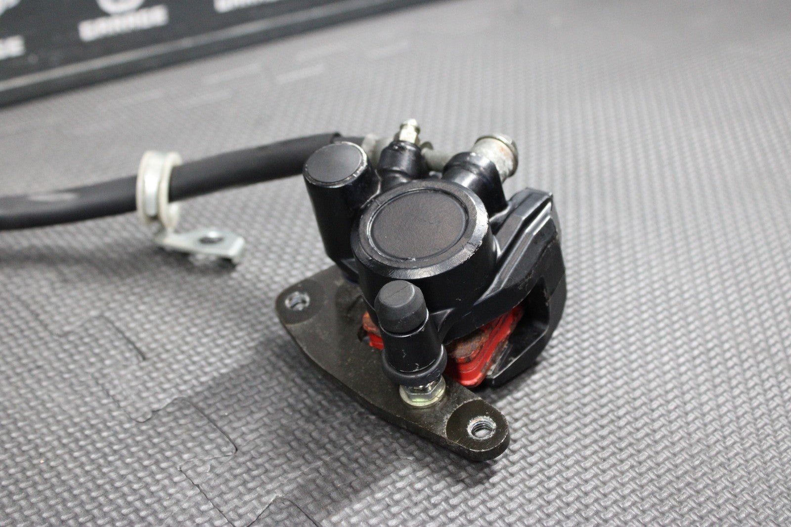 2005 SUZUKI DR200SE OEM FRONT BRAKE CALIPER MASTER CYLINDER HOSE BRAKE LEVER KIT - hggarage