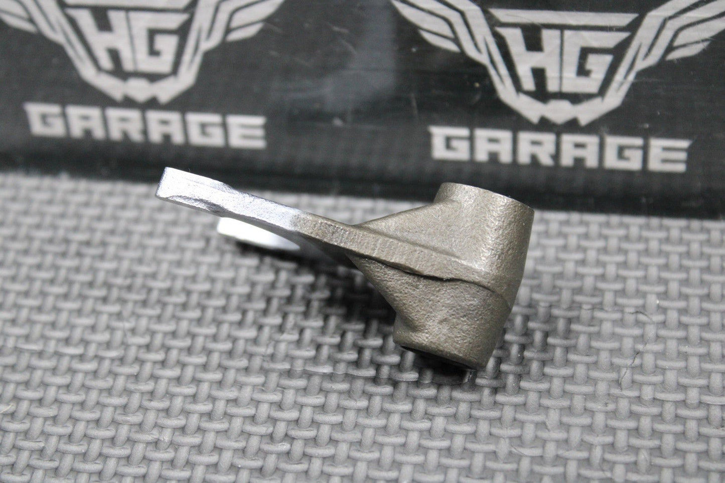 1987 1988 HONDA CR125R OEM TRANSMISSION CENTER GEAR SHIFT FORK C 24231 - KS6 - 700 - hggarage