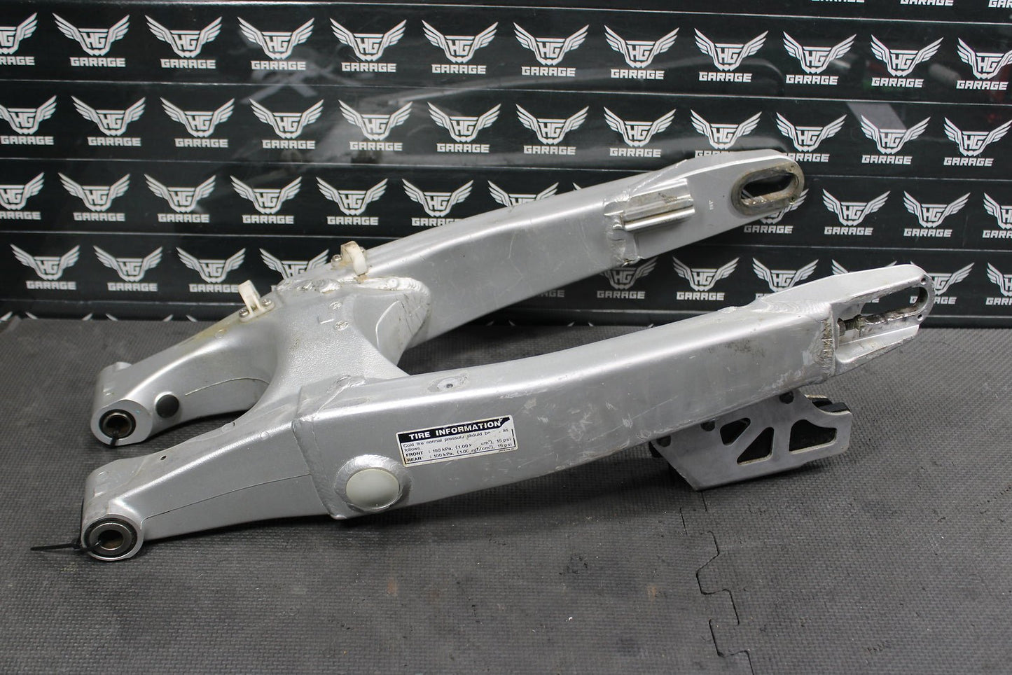 1999 YAMAHA YZ125 OEM SWINGARM SWING ARM SUSPENSION 5MV - 22110 - 00 - 00 - hggarage