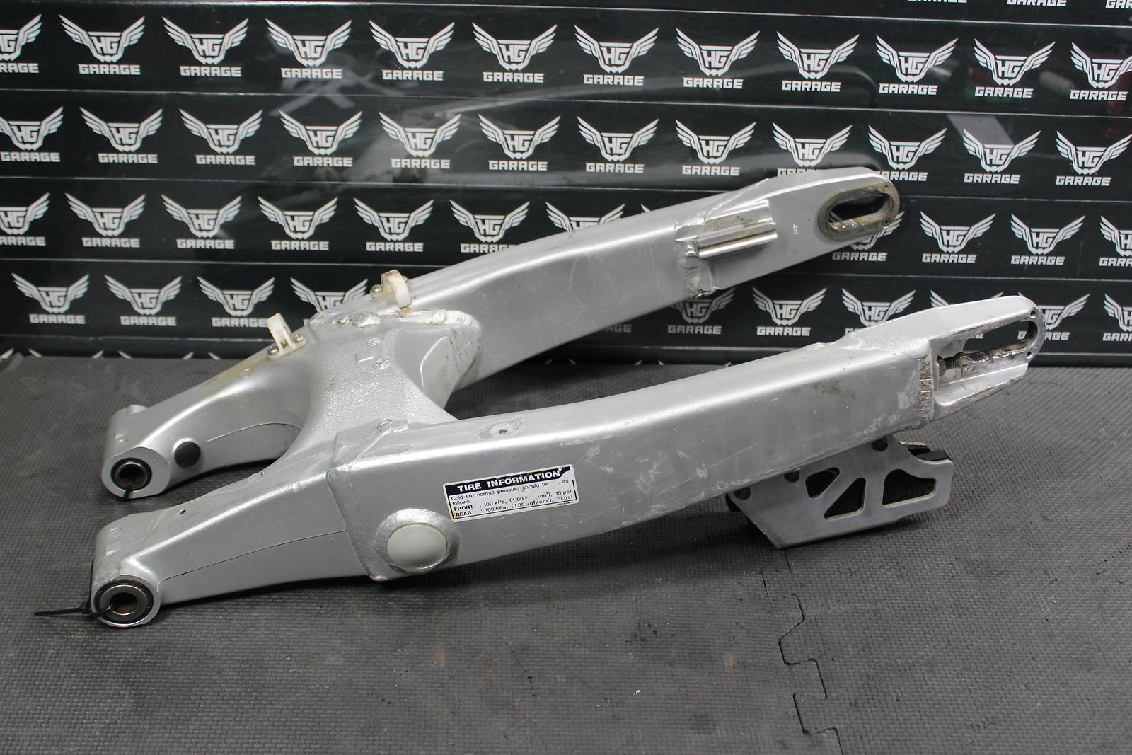 1999 YAMAHA YZ125 OEM SWINGARM SWING ARM SUSPENSION 5MV - 22110 - 00 - 00 - hggarage