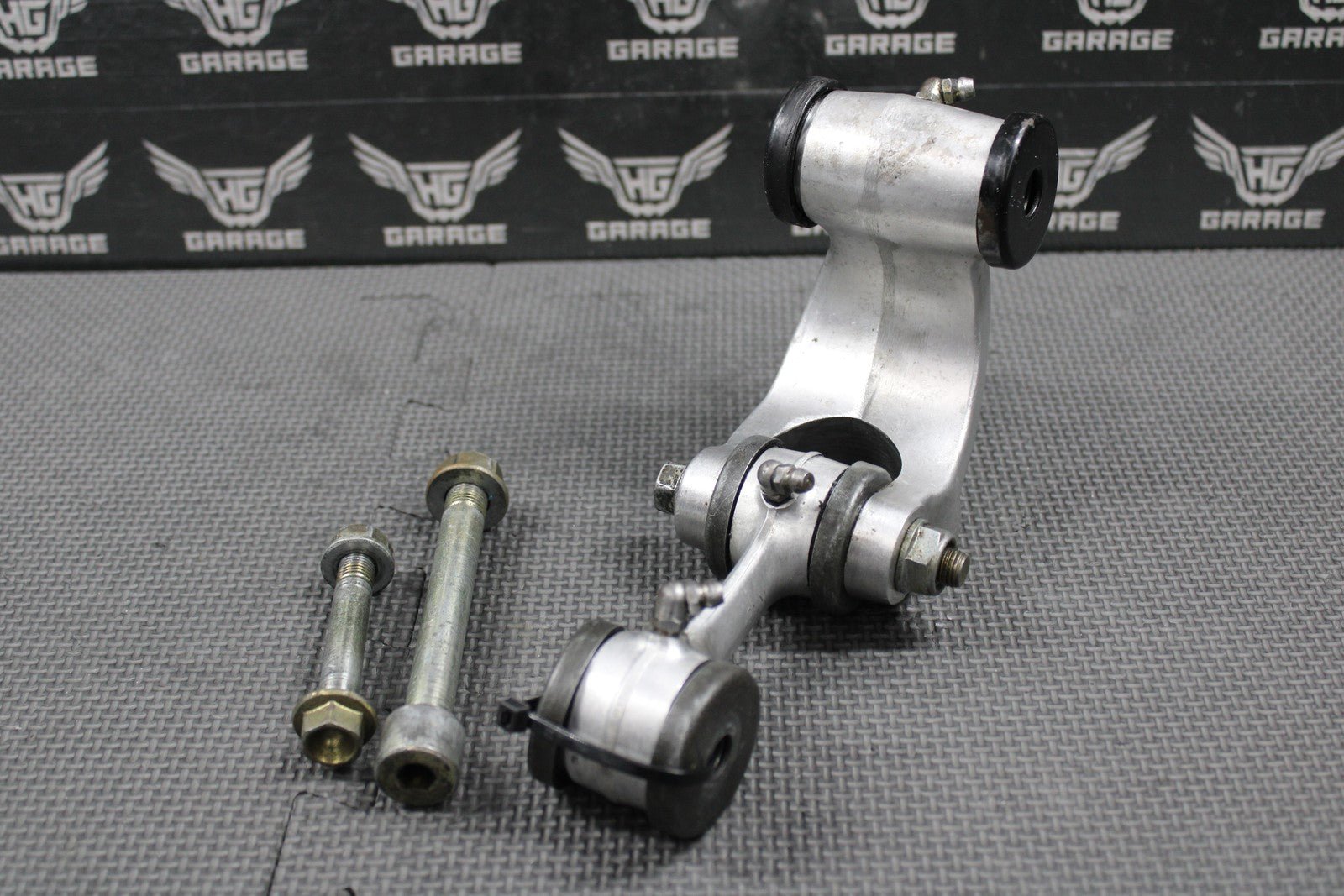 1991 HONDA 86 - 95 XR250R OEM REAR SHOCK LINKAGE ARM BOLTS 52460 - KN5 - 000 NICE! - hggarage