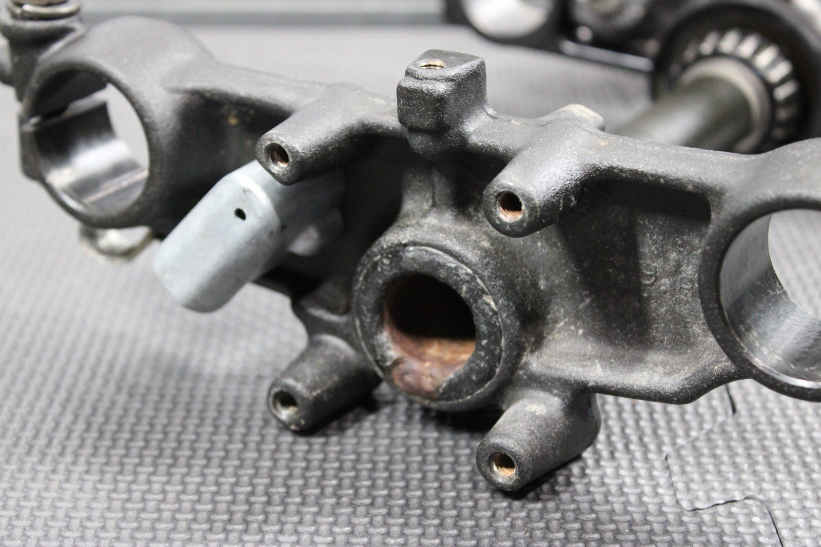 2005 SUZUKI DR200SE OEM FRONT FORKS LOWER UPPER TRIPLE TREE STEM CLAMP NICE! - hggarage