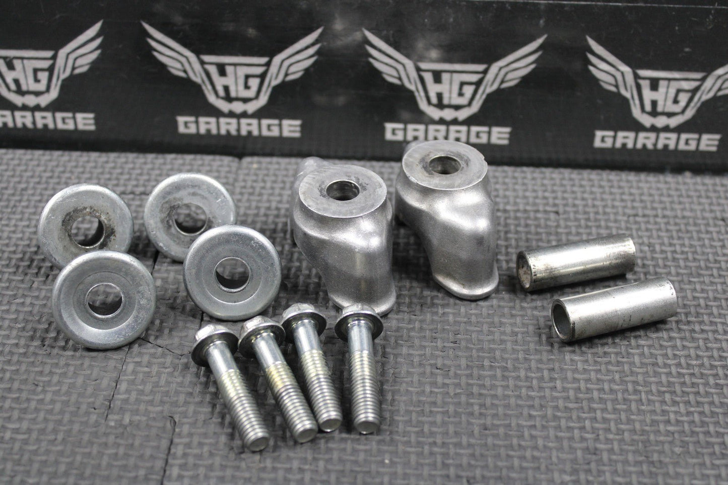 2019 SUZUKI 16 - 25 RMZ250 OEM LOWER HANDLEBAR HOLDER BAR CLAMPS 1 - 1/8 56221 - 49H40 - hggarage