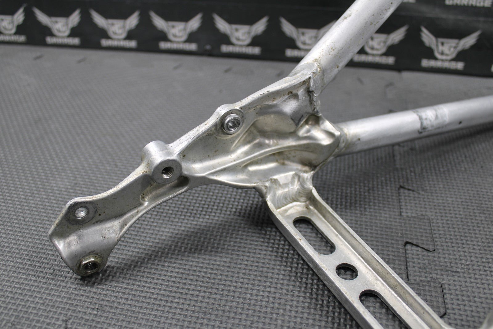 2008 06 - 09 HONDA CRF250R OEM REAR BACK FRAME SUBFRAME DUAL MUFFLER 50200 - KRN - 850 - hggarage