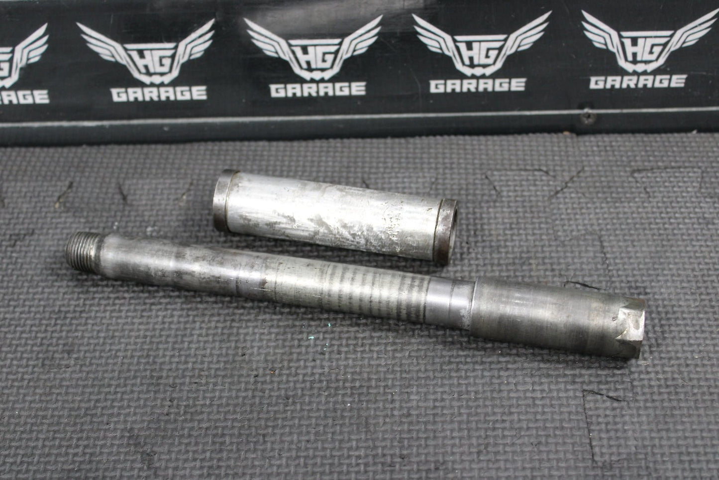 1999 SUZUKI 96 - 00 RM250 OEM FRONT WHEEL RIM AXLE PIVOT BOLT 54711 - 36E00 - hggarage