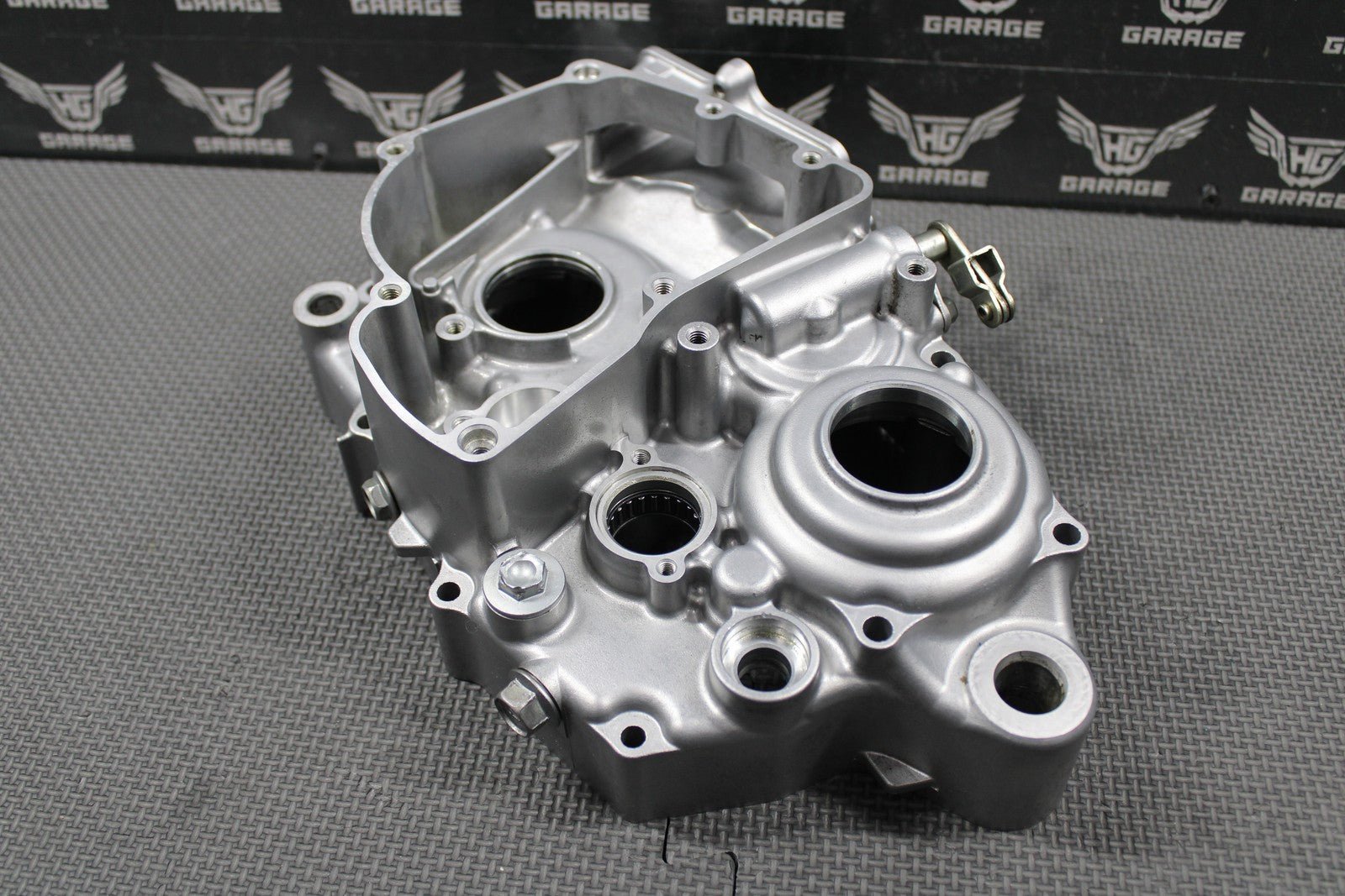 2020 SUZUKI RMZ250 OEM LEFT RIGHT ENGINE CRANKCASE CRANK CASES 11301 - 49850 MINT! - hggarage
