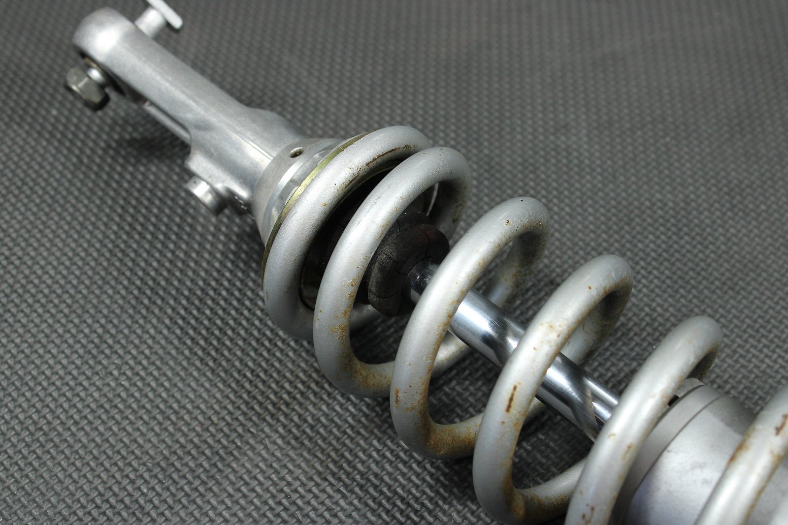 2004 Yamaha YZ450F OEM Rear Back Shock Absorber Suspension 5XD - 22210 - 00 - 00 - hggarage