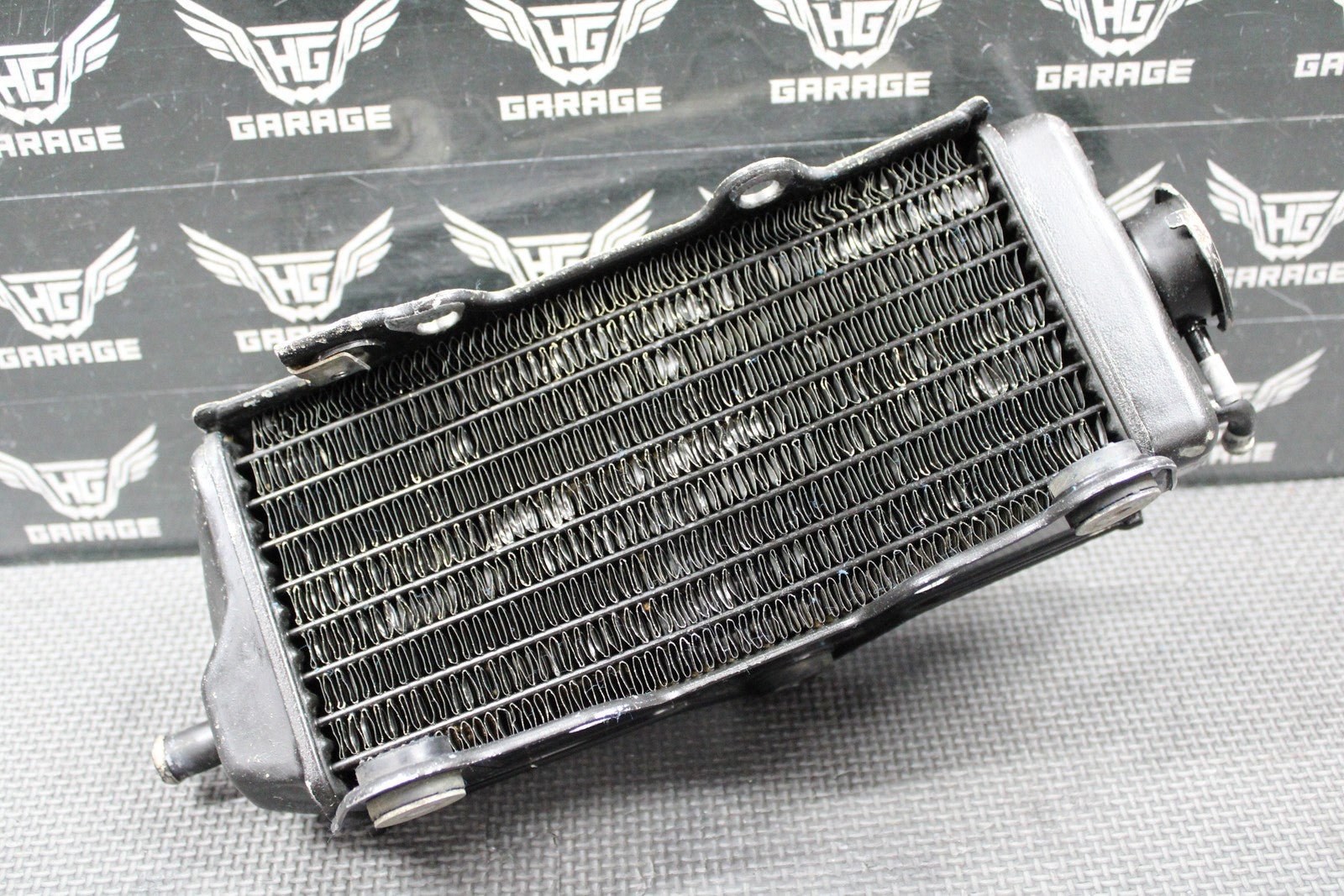 1987 1988 HONDA CR125R OEM RIGHT SIDE FILL RADIATOR COOLER 19010 - KS6 - 700 NICE! - hggarage