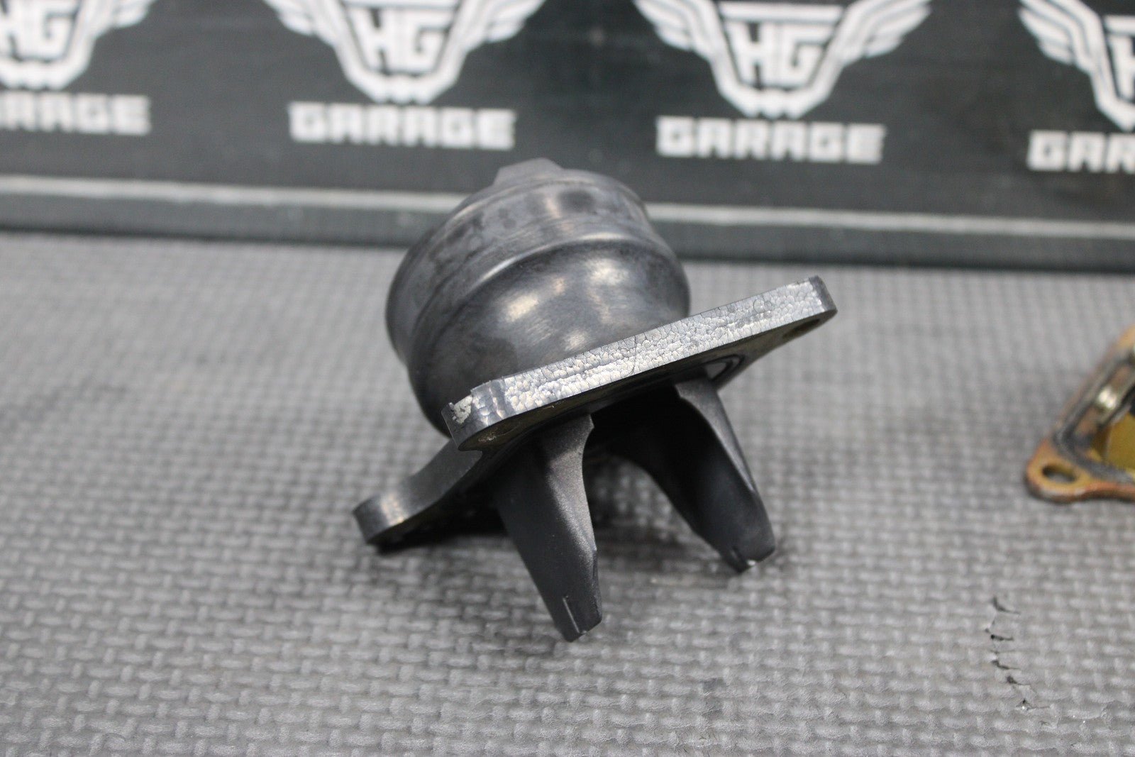 2001 KAWASAKI KX100 OEM INTAKE BOOT REED BLOCK ASSEMBLY CARBURATOR 16065 - 1372 - hggarage